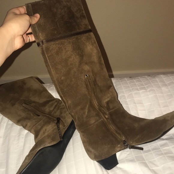 Prada brown suede mid calf kitten heel boots - Picture 4 of 4